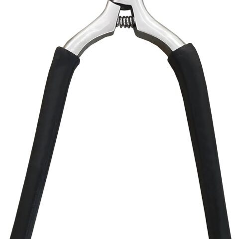Cuticle Trimmer, 3/4 Jaw Extremely Sharp Cuticle Nippers, Professional Nail Cuticle Trimmer Tools, Non-slip Silicone Handle Cuticle Clipper for Nail Care Pedicure Manicure Nail (Black)